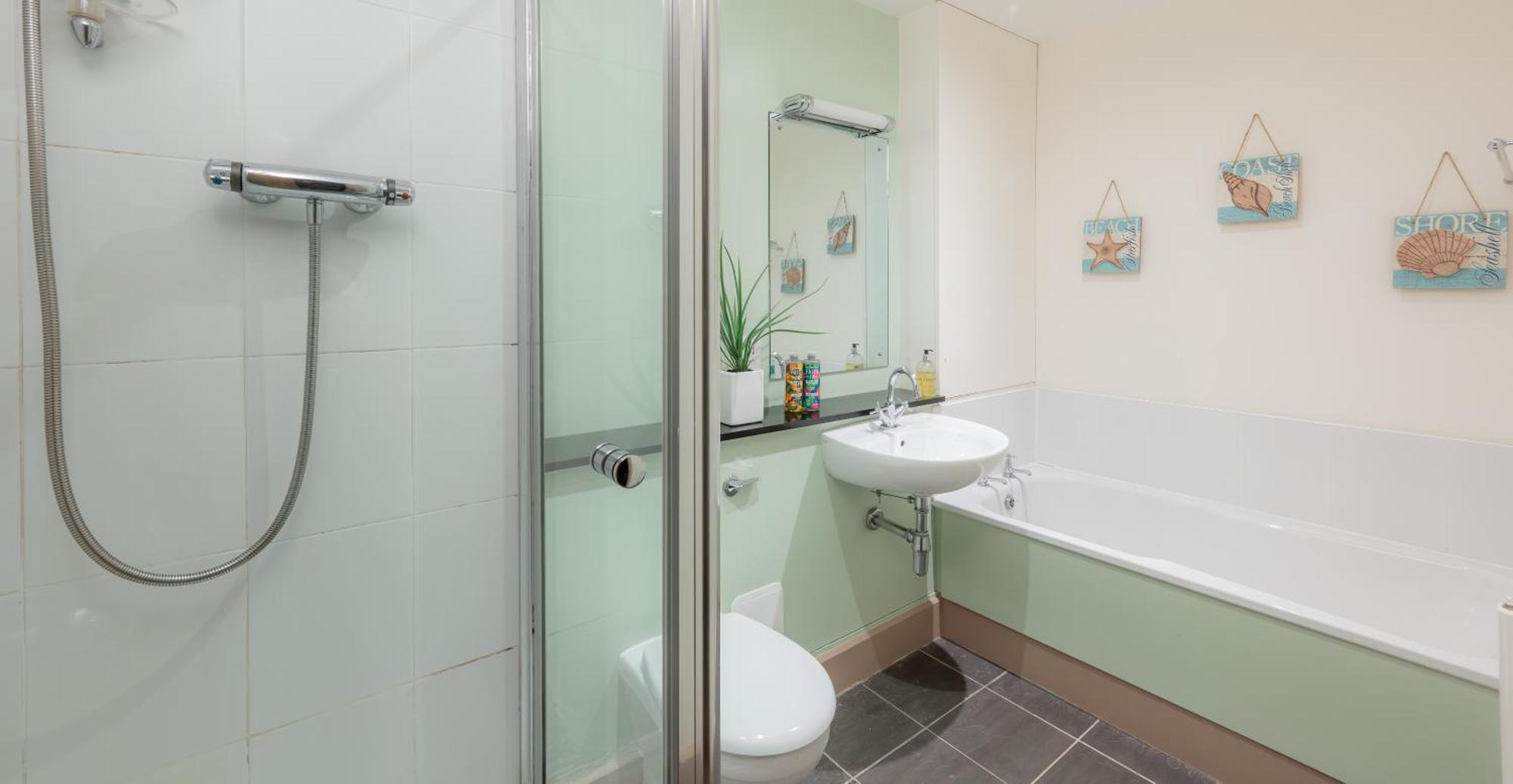 פורט אוגוסטוס The Caledonian 3 Bedroom Self Catering Apartment In Historic Abbey מראה חיצוני תמונה