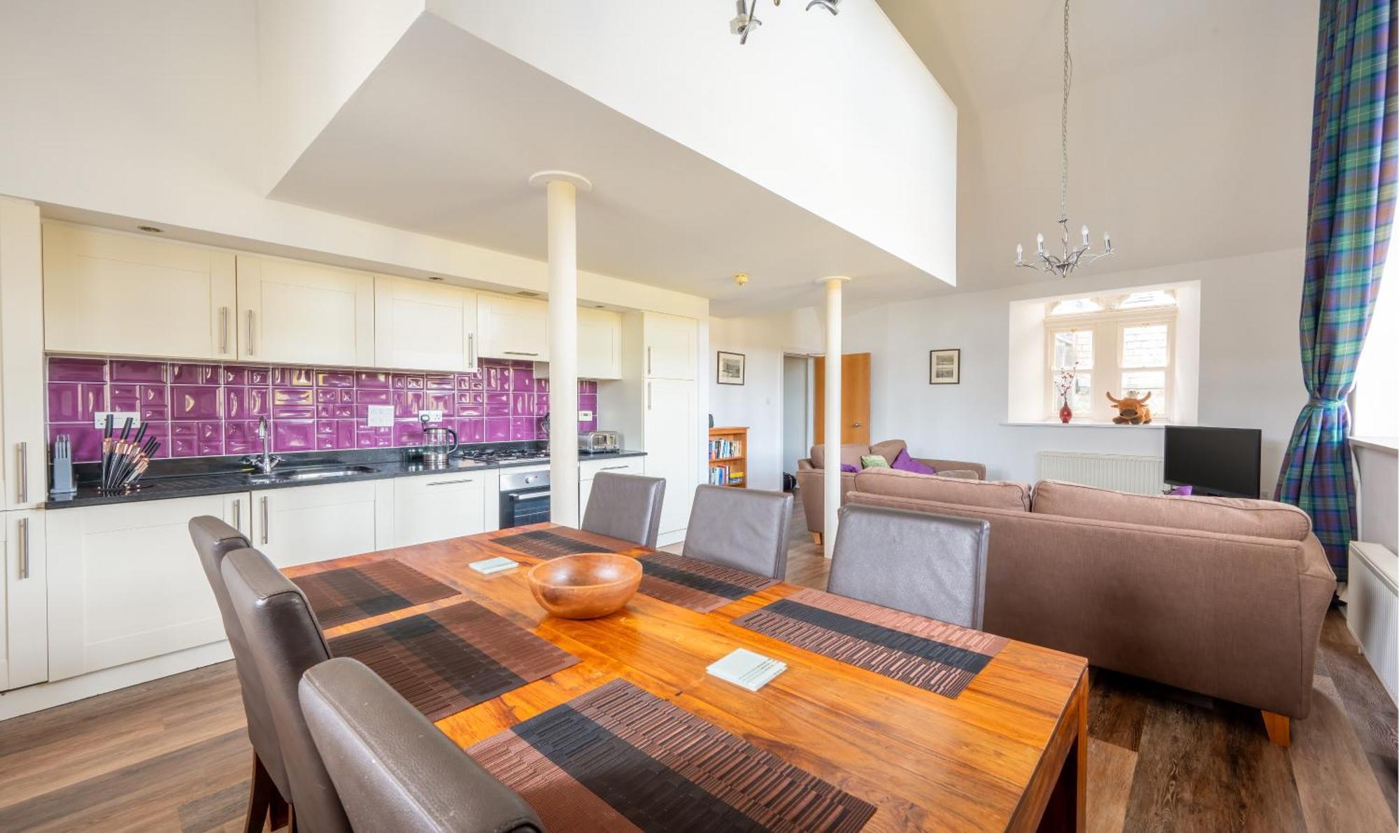 פורט אוגוסטוס The Caledonian 3 Bedroom Self Catering Apartment In Historic Abbey מראה חיצוני תמונה